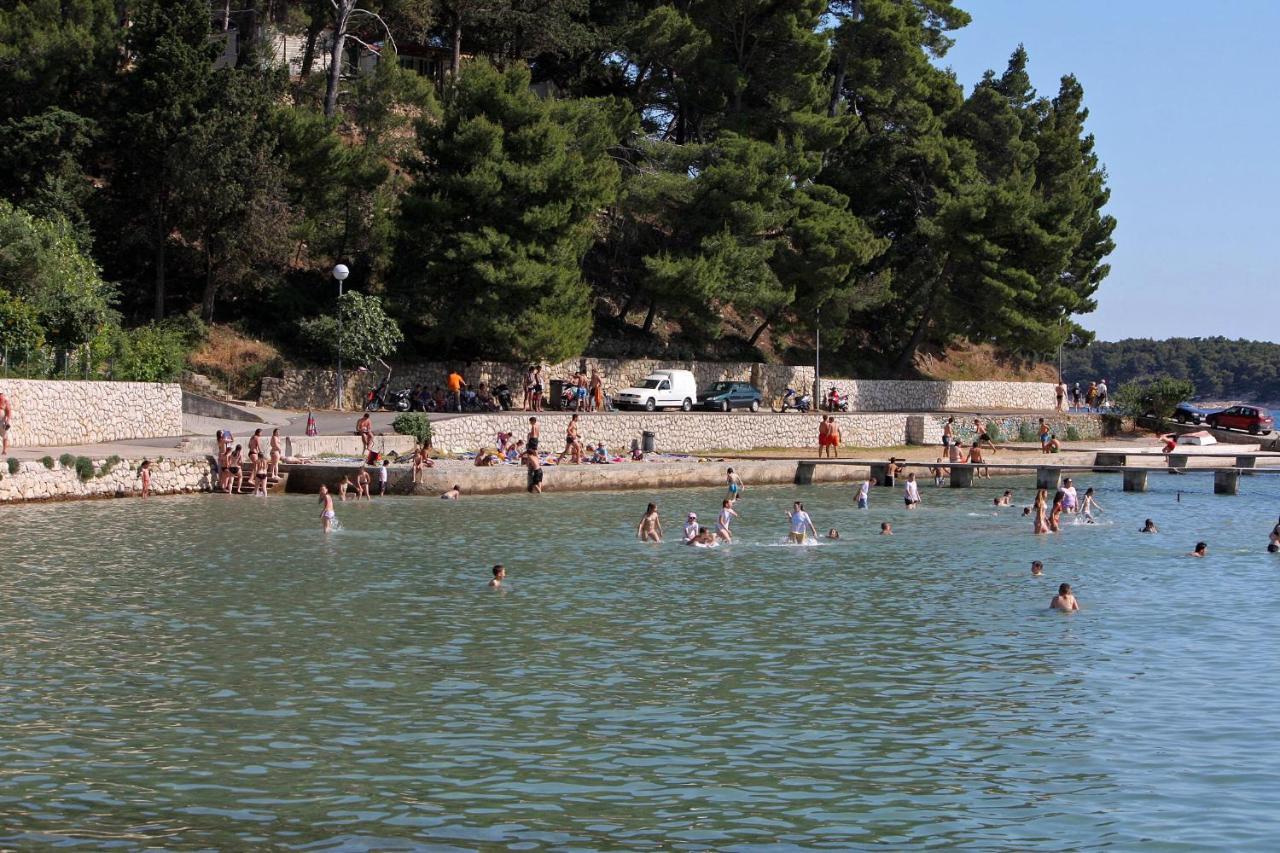Apartments With A Swimming Pool Banjol, Rab - 11382 Exterior foto