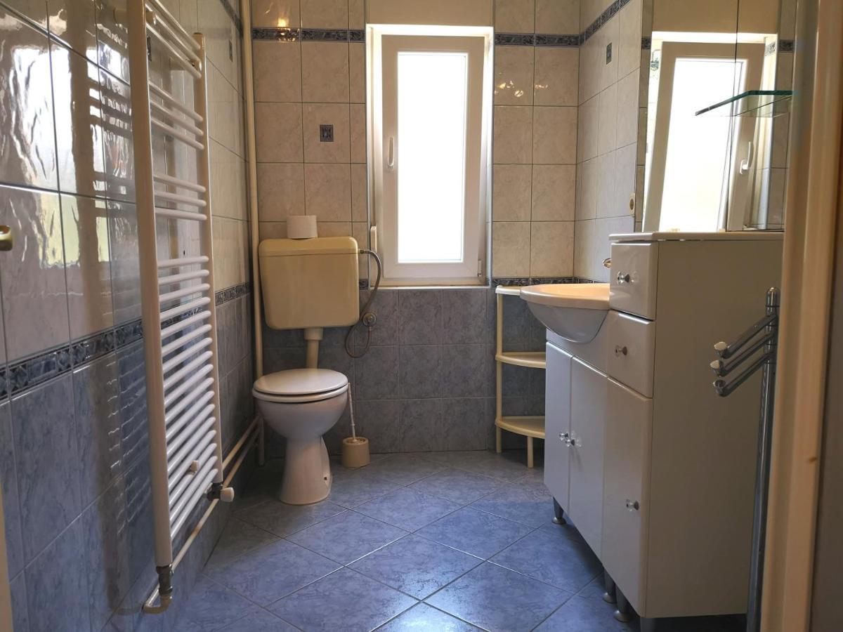 Apartments With A Swimming Pool Banjol, Rab - 11382 Exterior foto